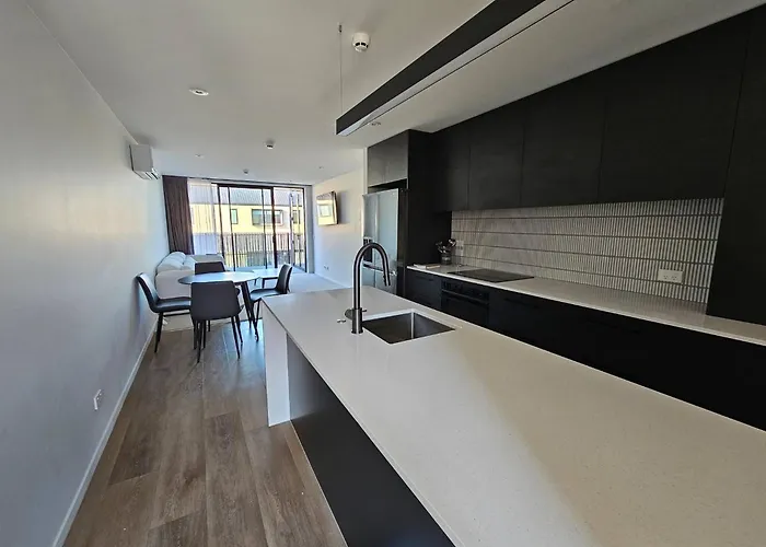 Modern 2-bed 2-bath Appartement *